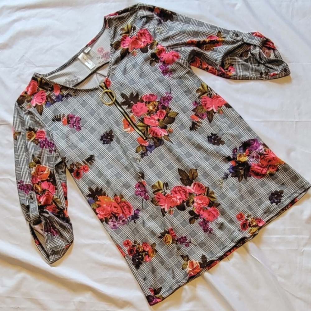 Tacera 3/4 sleeve zipper closure  checkered and floral silky blouse